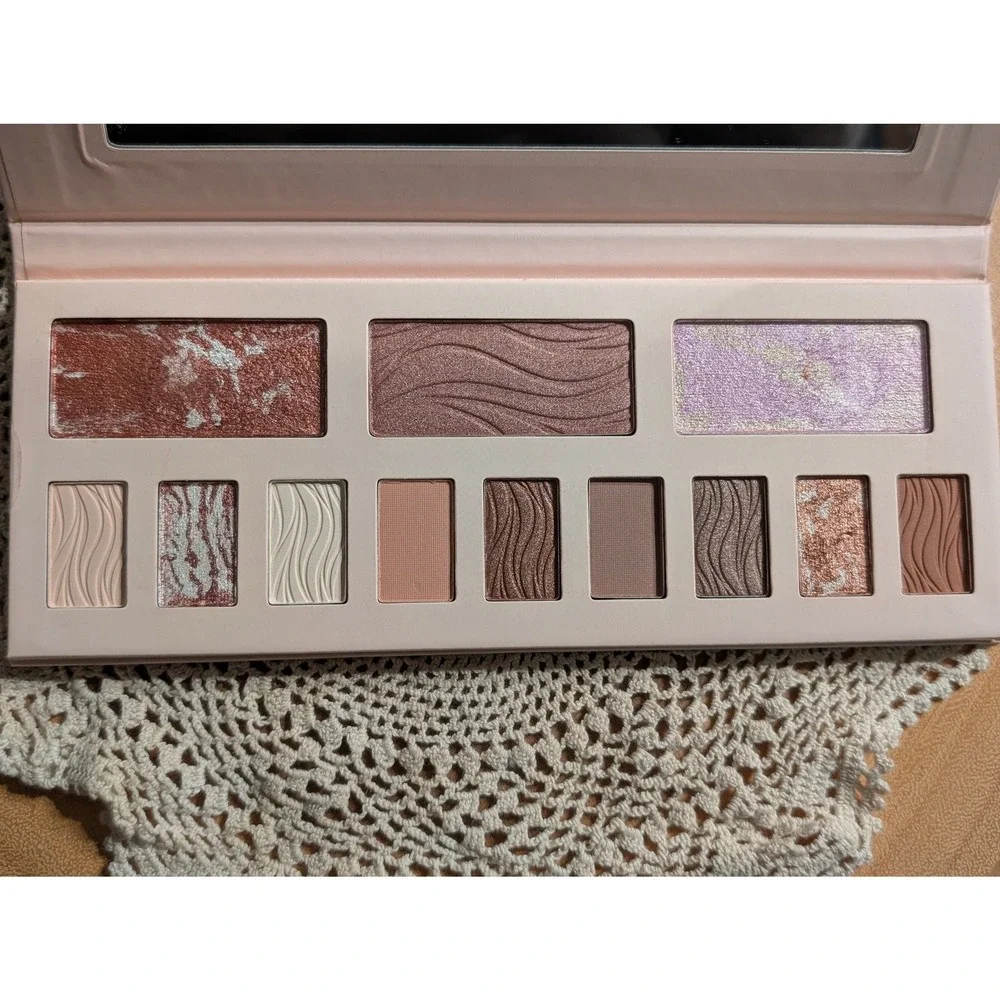 NEW Ellen Tracy Blushing Nudes Eyeshadow Face Palette 12 Shades Neutral Shimmer